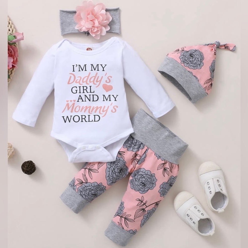 “Mommy’s World” 4 Piece Set